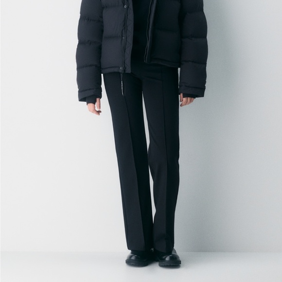 Aritzia Black Super Puff Shorty CliMATTE Jacket - Picture 2 of 4